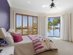 plantation-shutters-90